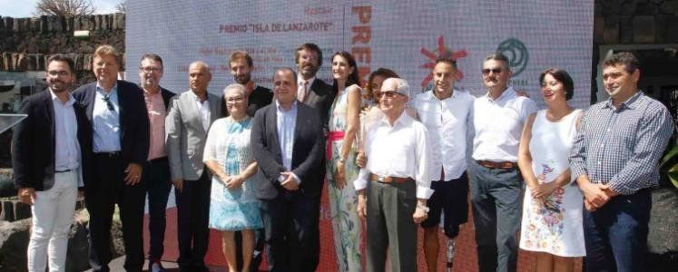 El Cabildo entrega los premios Isla de Lanzarote y Distinguidos del Turismo 2016