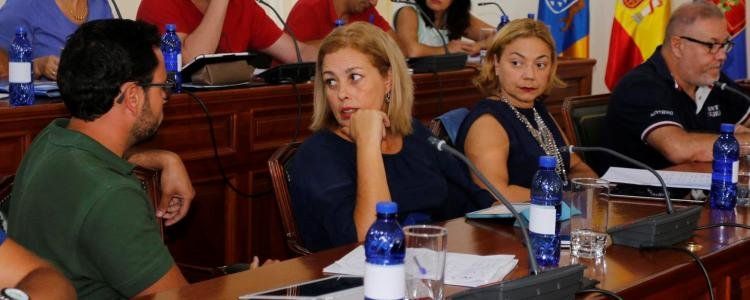 Astrid Pérez, a la alcaldesa de Arrecife: "Deje de engañar a los ciudadanos y abra ya la Avenida