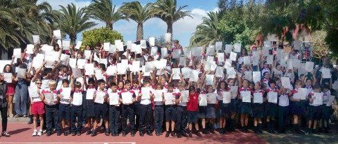 Los alumnos del  Colegio Arenas reciben sus certificados de inglés, alemán y chino