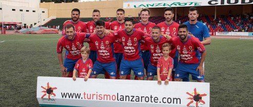 La UD Lanzarote empata con el Arucas en un partido que pudo ganar y perder