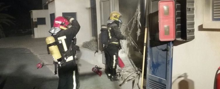 Los bomberos sofocan un pequeño incendio en un cuarto de condensadores de Canal Gestión
