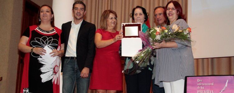 Canarias celebra el Día de la Mujer Rural con un homenaje a la tiñosera Manuela Rodríguez