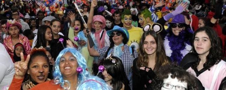 Arrecife lanza cuatro propuestas para que los vecinos elijan el tema del próximo Carnaval