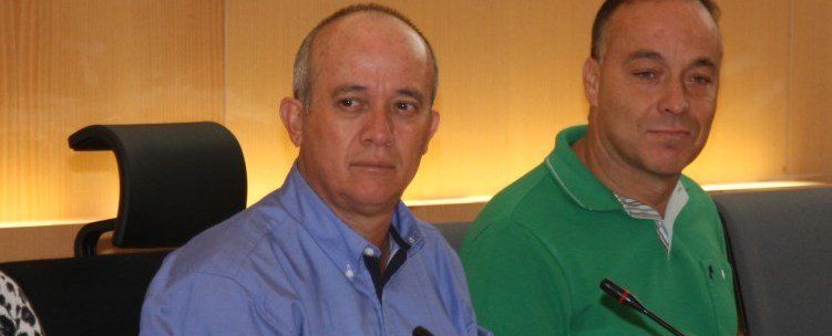 El alcalde de Tías responde a Robayna: Fue el primero en llamar a la puerta del PP para liberarse