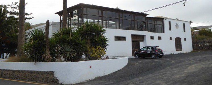 El PSOE de Haría tilda de "disparate" la consulta para comprar 2 casas