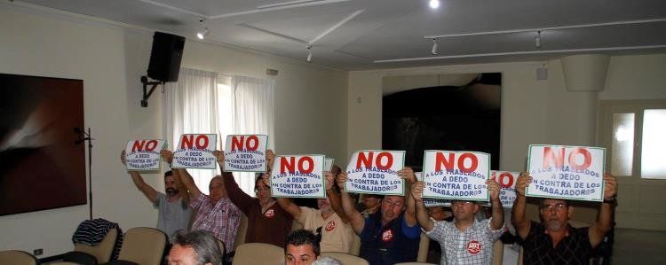 UGT, CCOO y SEPCA denuncian traslados "ilegales"en el Ayuntamiento de Arrecife