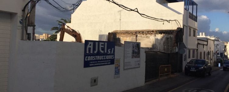 El Ayuntamiento ordena paralizar las obras en dos inmuebles protegidos de El Charco
