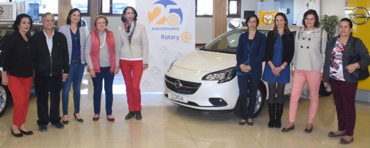 Cabrera Medina dona un coche para recaudar fondos para AFA, AFOL y ADISLAN