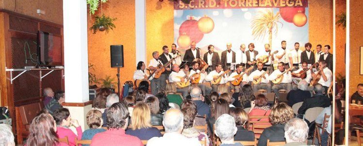 Acatife canta a la Navidad en el Torrelavega