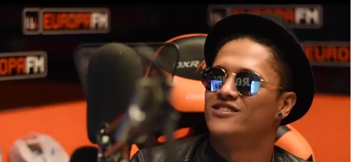 A Bruno Mars look-alike in Lanzarote