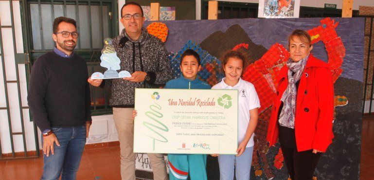 Veinte centros educativos apuestan por el reciclaje en el concurso 'Navidad reciclada'
