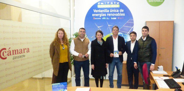 Lanzarote presenta la Ventanilla Única de Energías Renovables, pionera en España