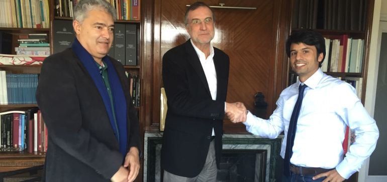 El Cabildo firma el nuevo contrato con Ezquiaga para retomar la revisión del Plan Insular