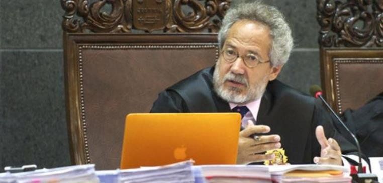 Emilio Moya frenó el desprecinto de Stratvs ordenado por Alba para evitar perjuicios irreparables