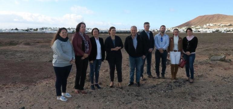 Educación se compromete a iniciar en este trimestre las obras del nuevo colegio de Playa Blanca