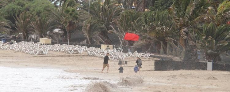 Bandera roja en todas las playas de Lanzarote y La Graciosa