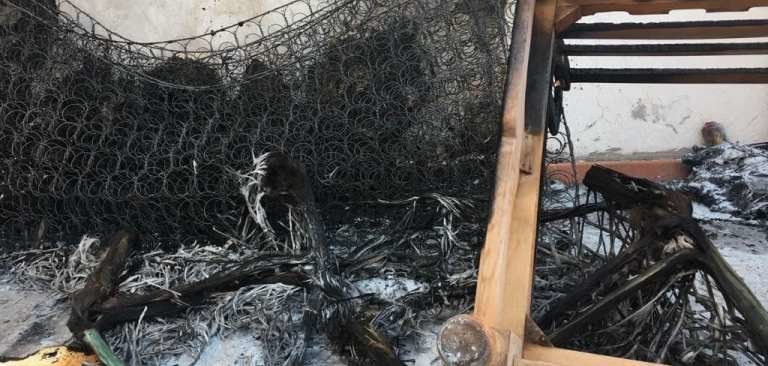 Extinguido el incendio de varios colchones y sillones de una vivienda en Playa Blanca