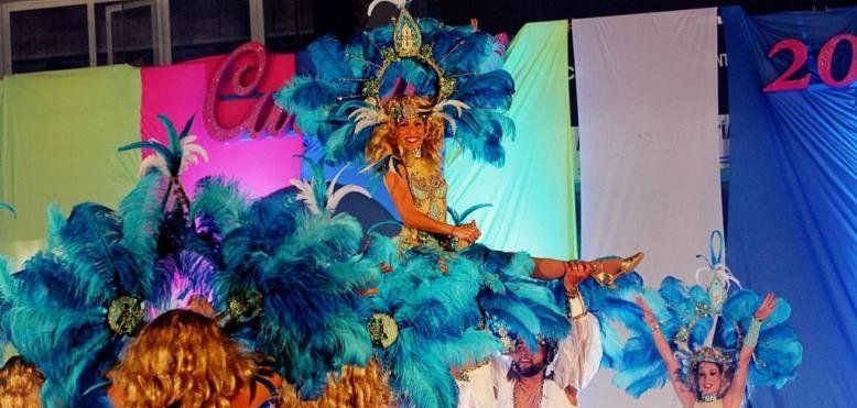 Las agrupaciones carnavaleras de Tías brillan en su presentación