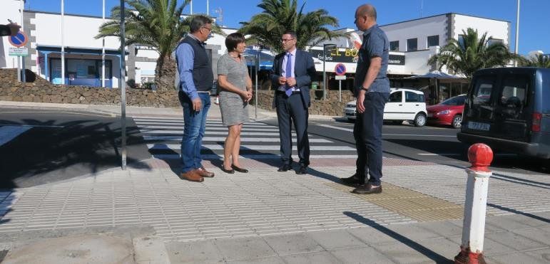 El Ayuntamiento y la fundación "Safer Roads" se unen para mejorar la seguridad vial en Costa Teguise