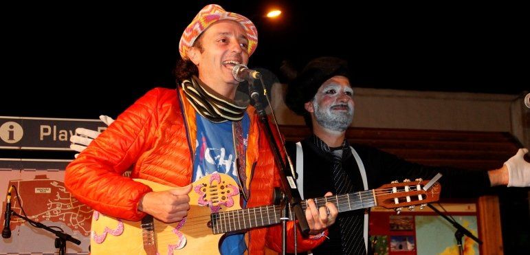 Playa Blanca disfrutó de un concierto de "canto a la vida" de Arístides Moreno