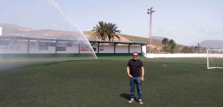 El Ayuntamiento de Haría ha realizado obras de canalización para el riego del campo de fútbol