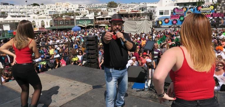 Puerto del Carmen despide su Carnaval con una gran fiesta musical