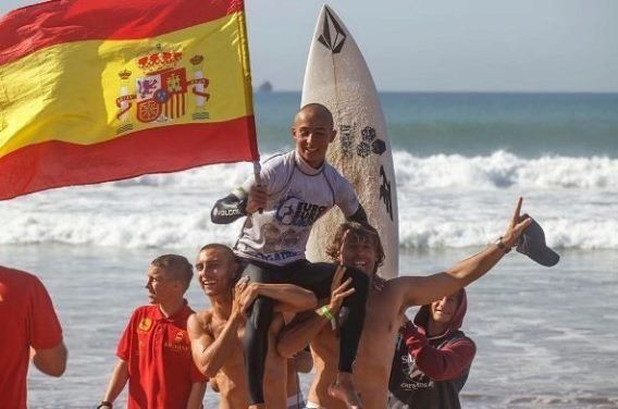 Yael Peña, de niño "Cola Cao" a estrella del surf