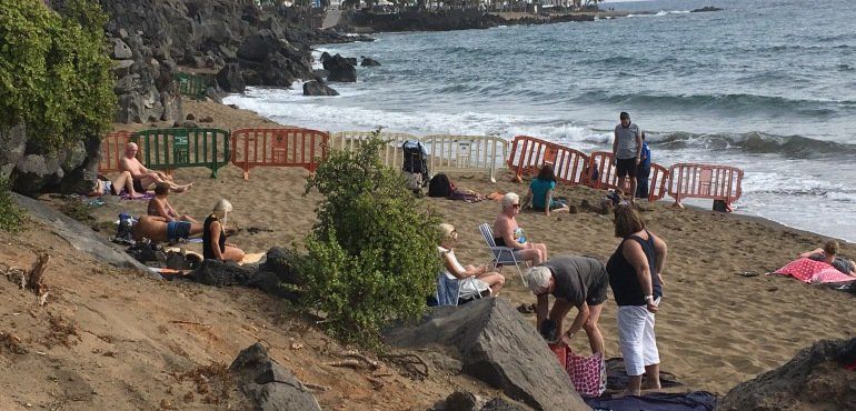 Nueva Canarias pide que se actúe una zona con peligro de desprendimiento de piedras en Playa Grande