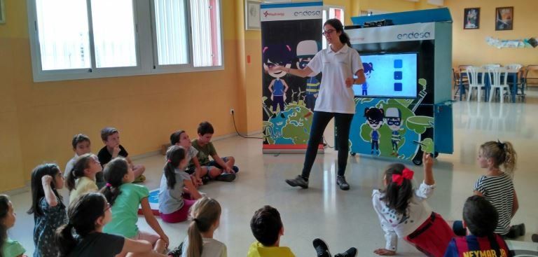 Más de mil alumnos de Lanzarote participan en el taller educativo PlayEnergy de Endesa Educa