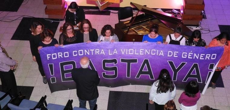 La Democracia acogió un concierto organizado por Mararía contra la violencia de género
