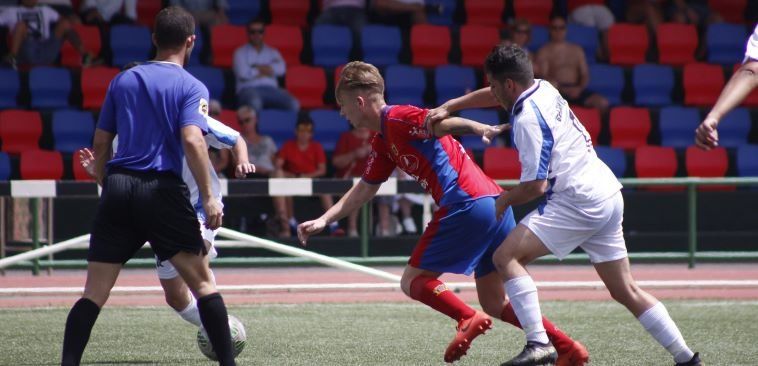 La UD Lanzarote gana al Unión Viera y se acerca al play off de la Tercera División (2-1)