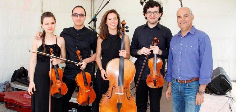 La Plaza de Las Palmas albergó el concierto del cuarteto de cuerda Wolnosc