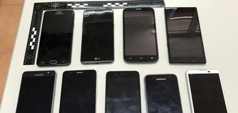 La Guardia Civil detiene a seis personas por robar 14 smartphones de un comercio de Costa Teguise