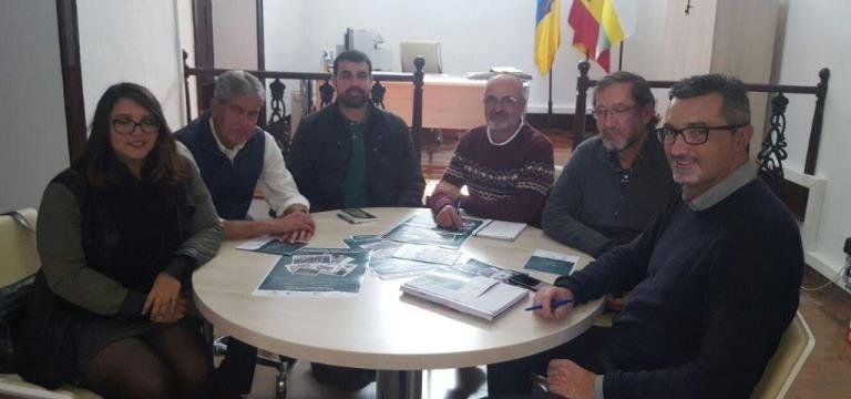 Haría colabora con la Asociación Mercedes Medina en su recopilación de la historia de la educación en la isla