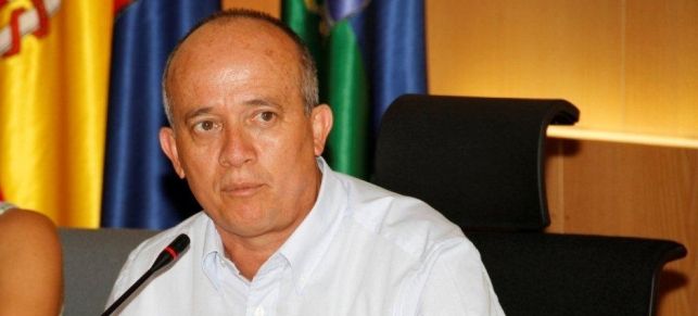 El alcalde de Tías defiende que su sueldo es el establecido por la ley tras las críticas de NC