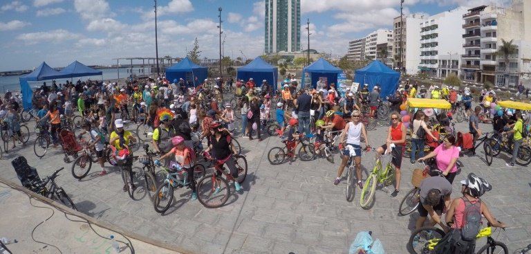 Las bicicletas conquistan la Avenida de Arrecife