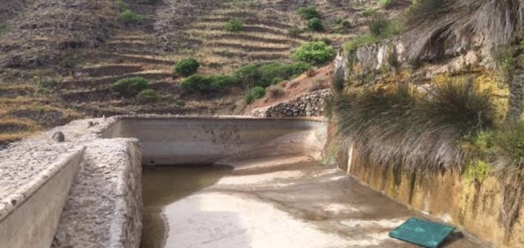 El Cabildo y el Ayuntamiento de Haría acondicionan y recuperan el embalse de Chafariz