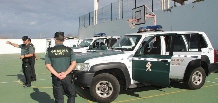 La Guardia Civil celebra una charla con los estudiantes del colegio César Manrique de Tahíche