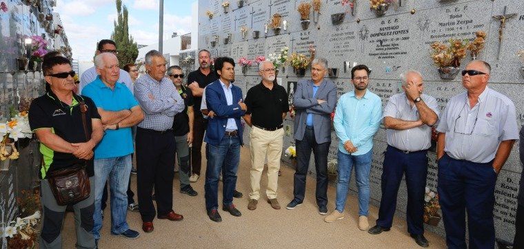 Los trabajadores de los Centros Turísticos homenajean a Jesús Soto