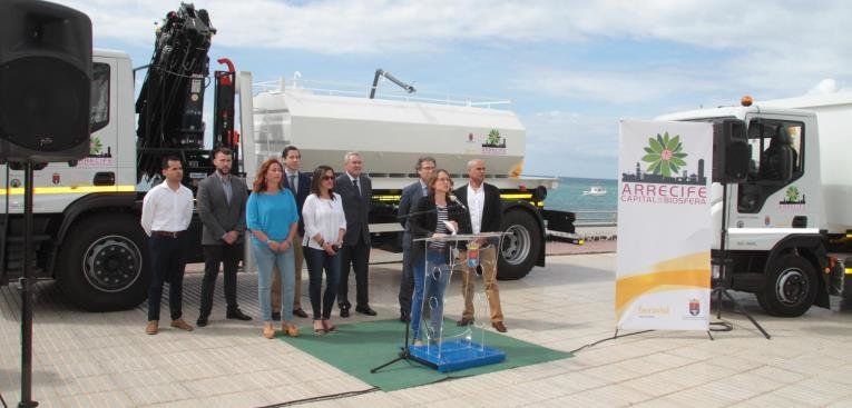 El Ayuntamiento de Arrecife presenta la maquinaria y la nueva imagen de Parques y Jardines