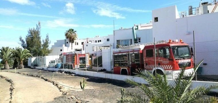 Dos heridos leves en un incendio en el Hotel Blue Bay de Costa Teguise