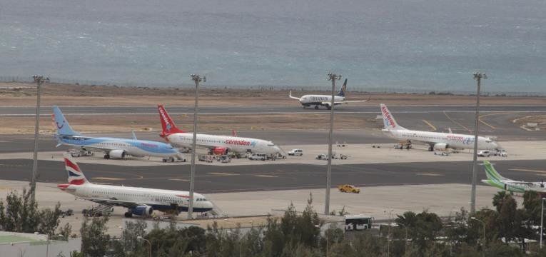 Fallece una pasajera de un vuelo que tuvo que aterrizar de emergencia en Lanzarote