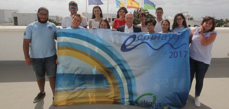 Playa Grande consigue la primera bandera Ecoplaya en la historia de Puerto del Carmen