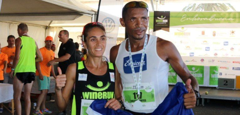 Aroa Merino y Adilson Fortes Spencer, vencedores de la IX edición de la Lanzarote Wine Run