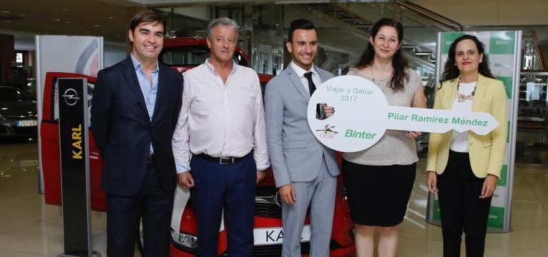 Pilar Martínez Pérez gana un Opel Karl en el concurso Viajar y Ganar 2017 de Cicar y Binter
