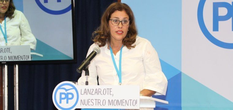 Astrid Pérez traslada el retraso del Plan Supletorio de Arrecife el Parlamento de Canarias