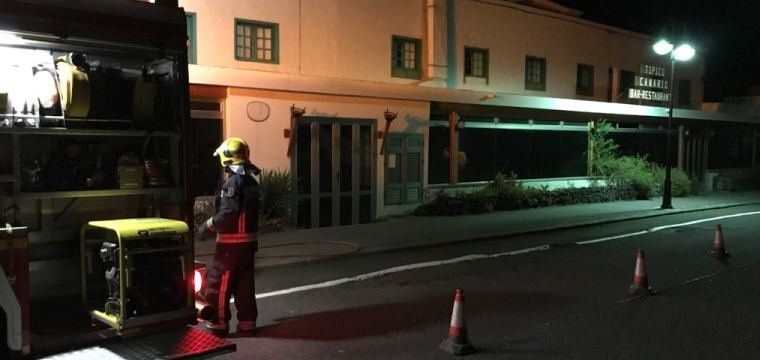 Los bomberos sofocan un incendio en un restaurante de Punta Mujeres