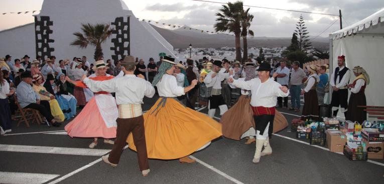 Tahíche celebra la romería a Santiago Apóstol y Santa Ana