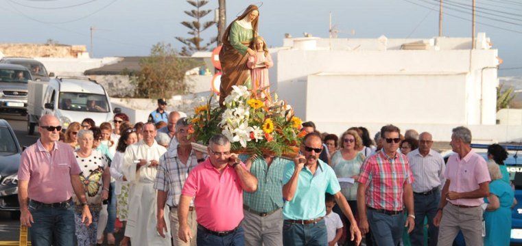 Los vecinos de Tahíche participan de la jornada festiva en honor a su patrona, Santa Ana