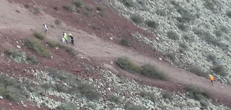 Rescatan a una mujer y tres niños tras quedar atrapados en el cráter del Volcán de La Corona
